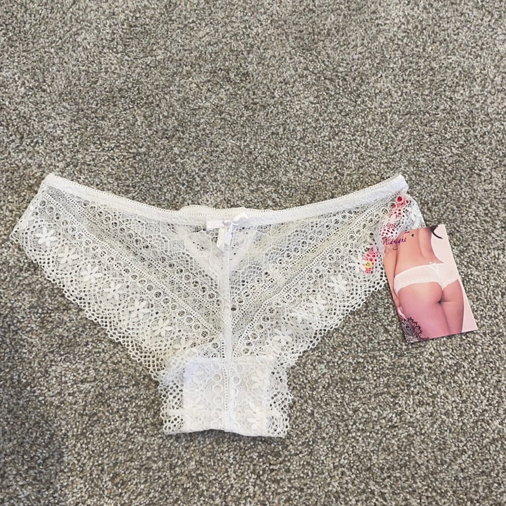 🛍 NWT Lace Panty